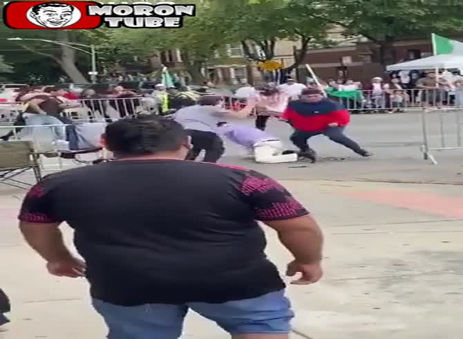 Video :Chicago violence over Mexican holidays